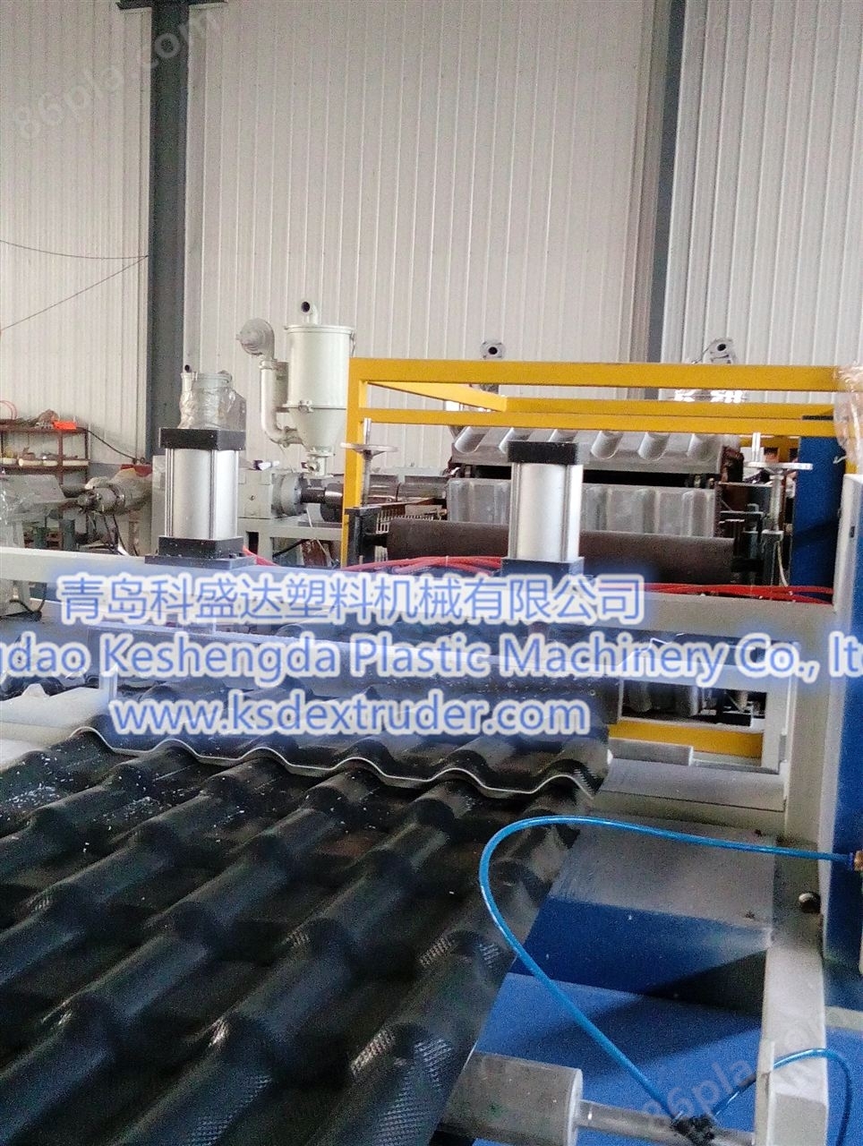 ASA-PVC树脂琉璃瓦生产设备